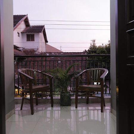 Hotel Atalie Malioboro By Natt'S Hospitality Джок'якарта Екстер'єр фото