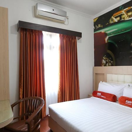 Hotel Atalie Malioboro By Natt'S Hospitality Джок'якарта Екстер'єр фото