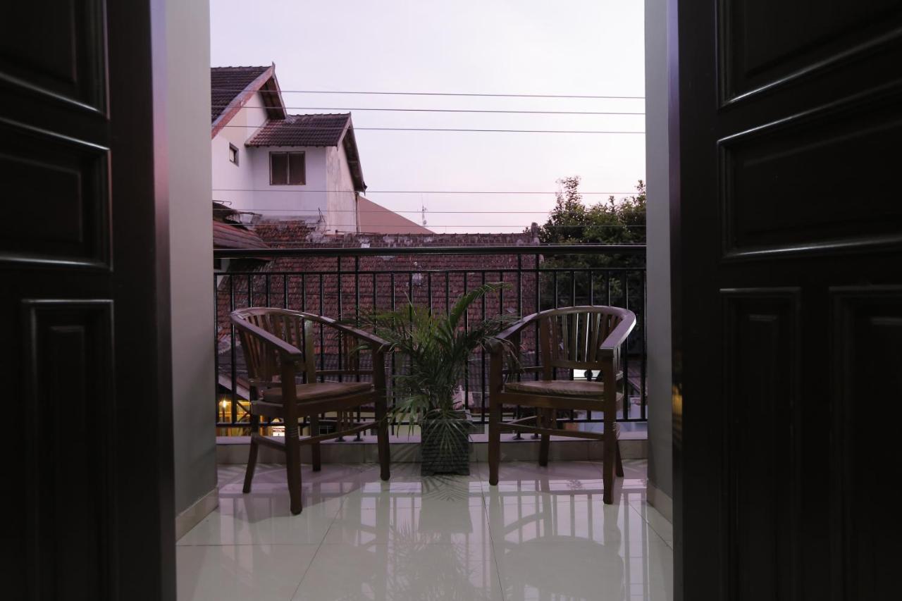 Hotel Atalie Malioboro By Natt'S Hospitality Джок'якарта Екстер'єр фото
