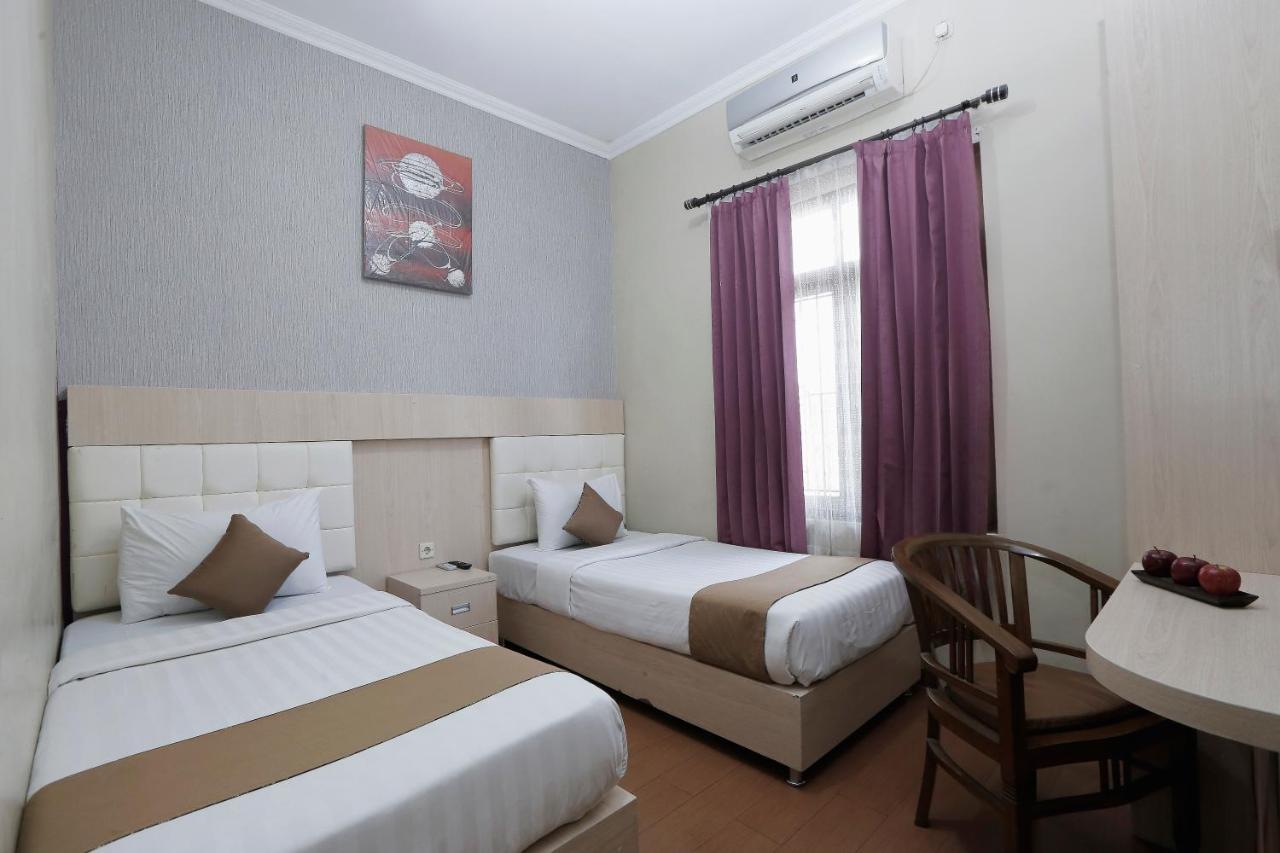 Hotel Atalie Malioboro By Natt'S Hospitality Джок'якарта Екстер'єр фото
