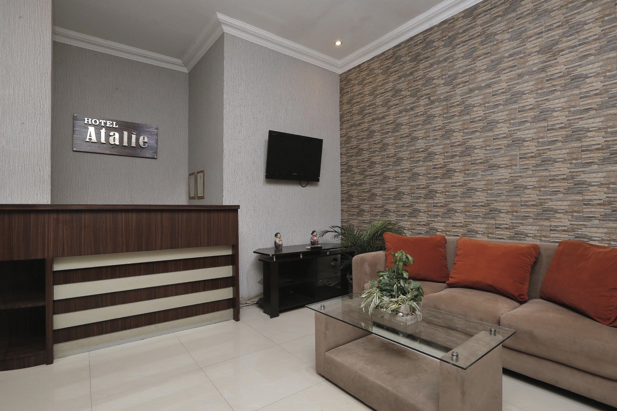 Hotel Atalie Malioboro By Natt'S Hospitality Джок'якарта Екстер'єр фото